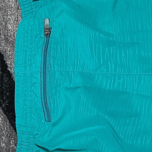 NIKE DRI-FIT REFLECTIVE SWOOSH LOGO LINED MESH ZIP POCKET ATHLETIC RUNNING SHORT - Picture 11 of 11